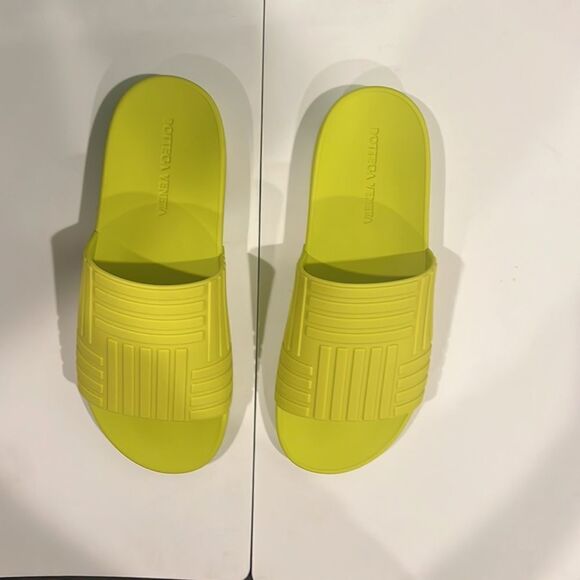 Sandals_&_Flip_Flops